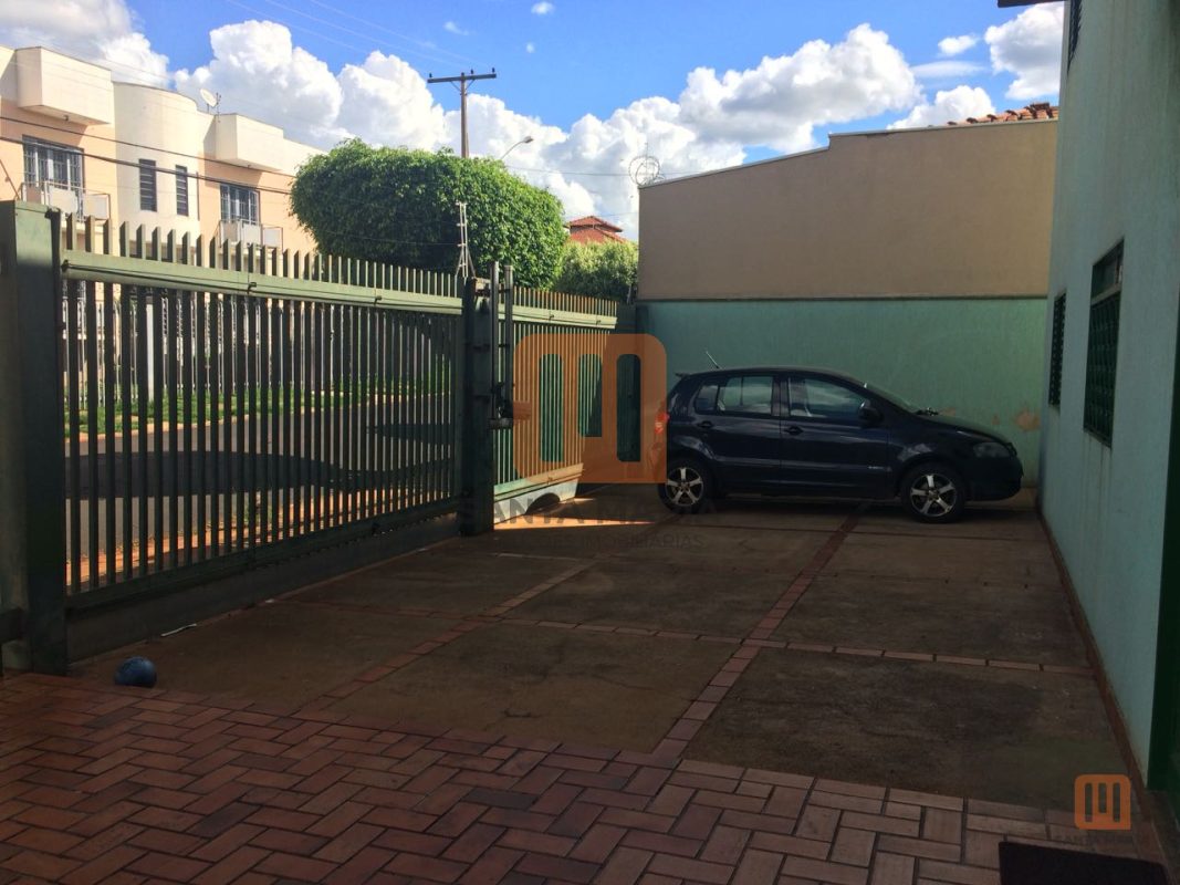 Condomínio Adelermo Lorencini em Planalto Verde, Ribeirão Preto - Garagem - foto 3 código 1312
