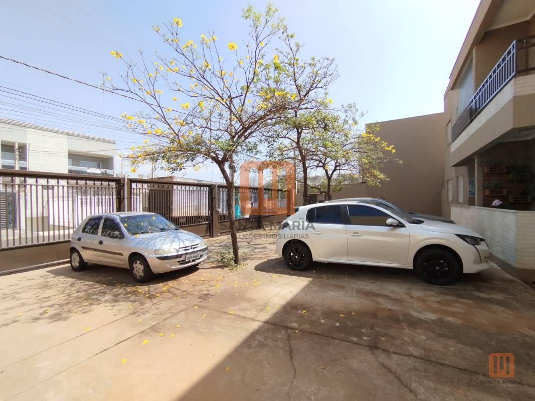 Condomínio Santa Clara em Jardim Botanico, Ribeirão Preto - Garagem - foto 3 código 2252
