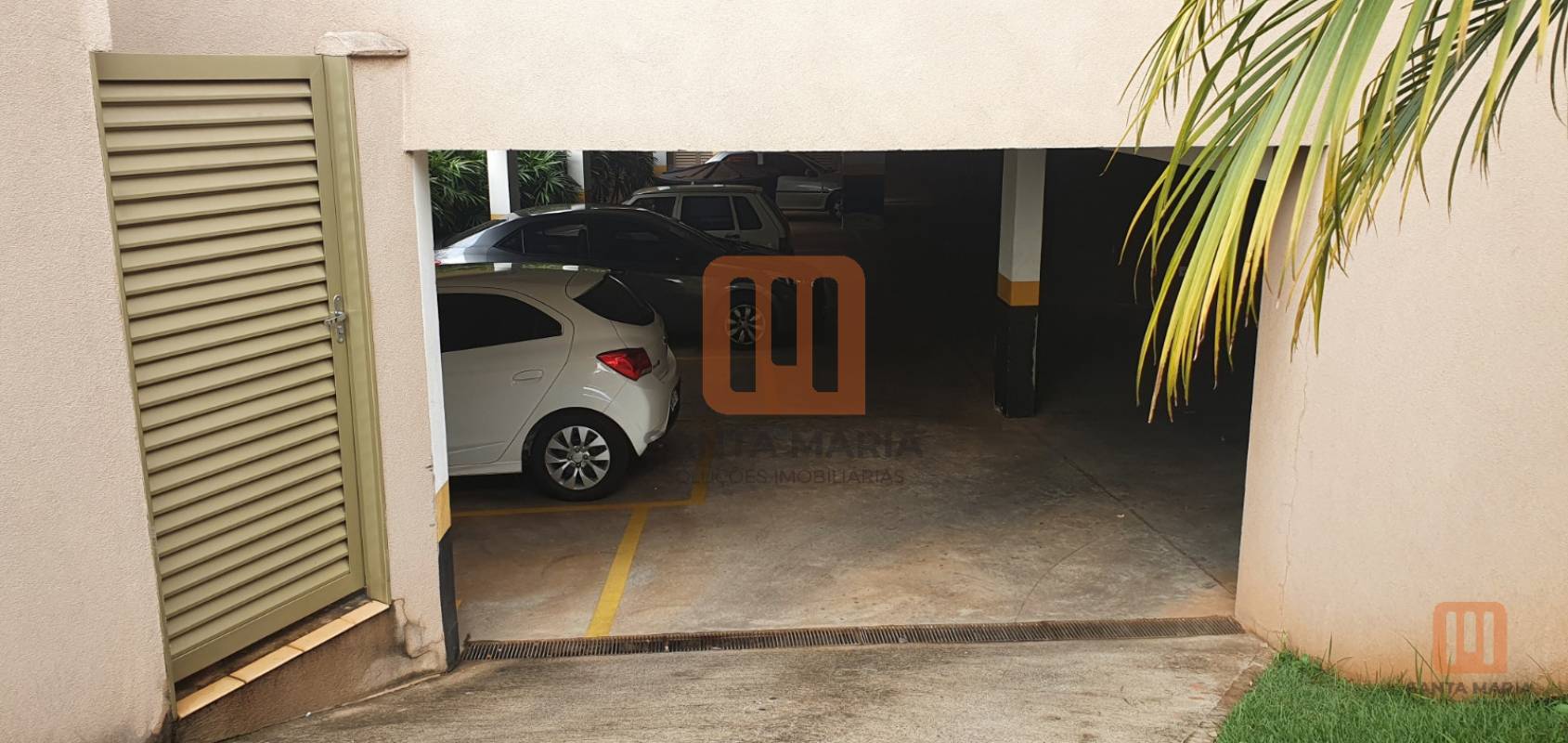 Condomínio *Sem Nome em Jardim Botanico, Ribeirão Preto - Garagem - foto 3 código 2537