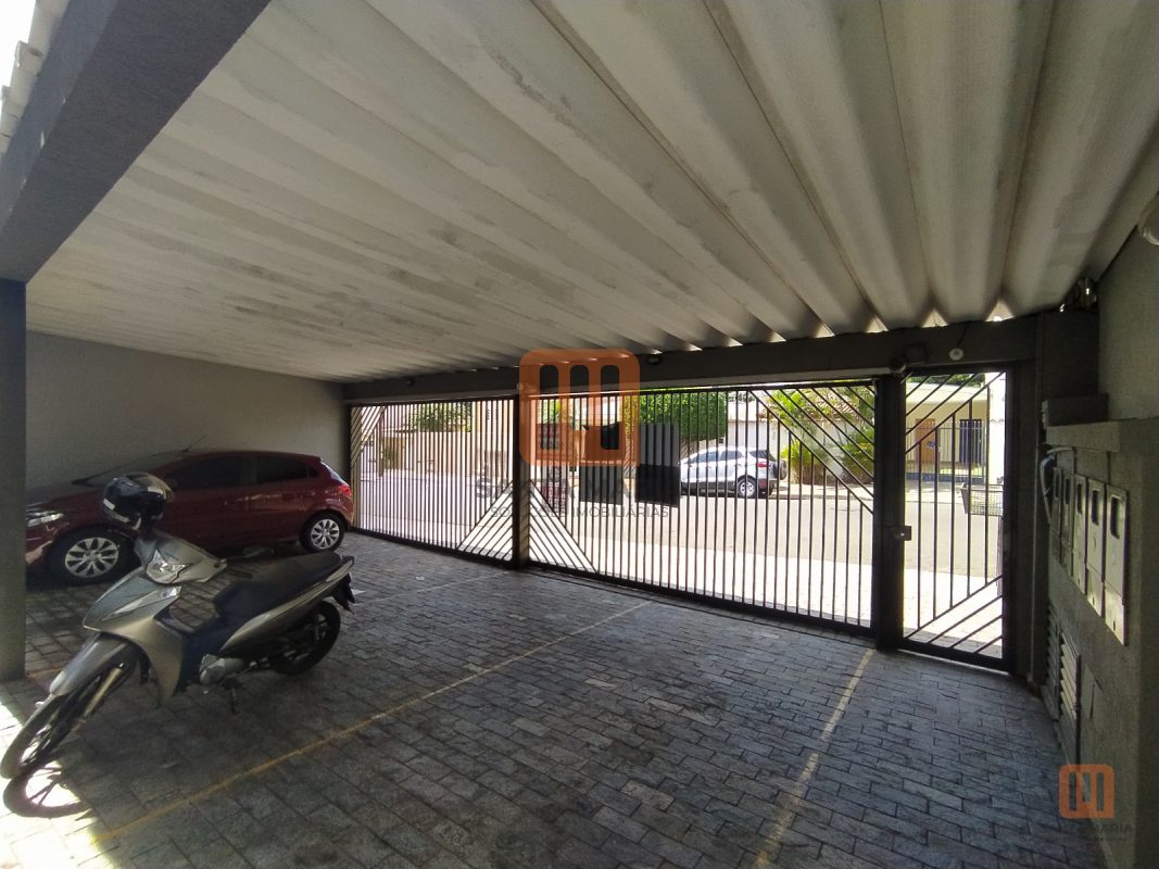 Condomínio Tifany em Jardim Irajá, Ribeirão Preto - Garagem - foto 1 código 3384