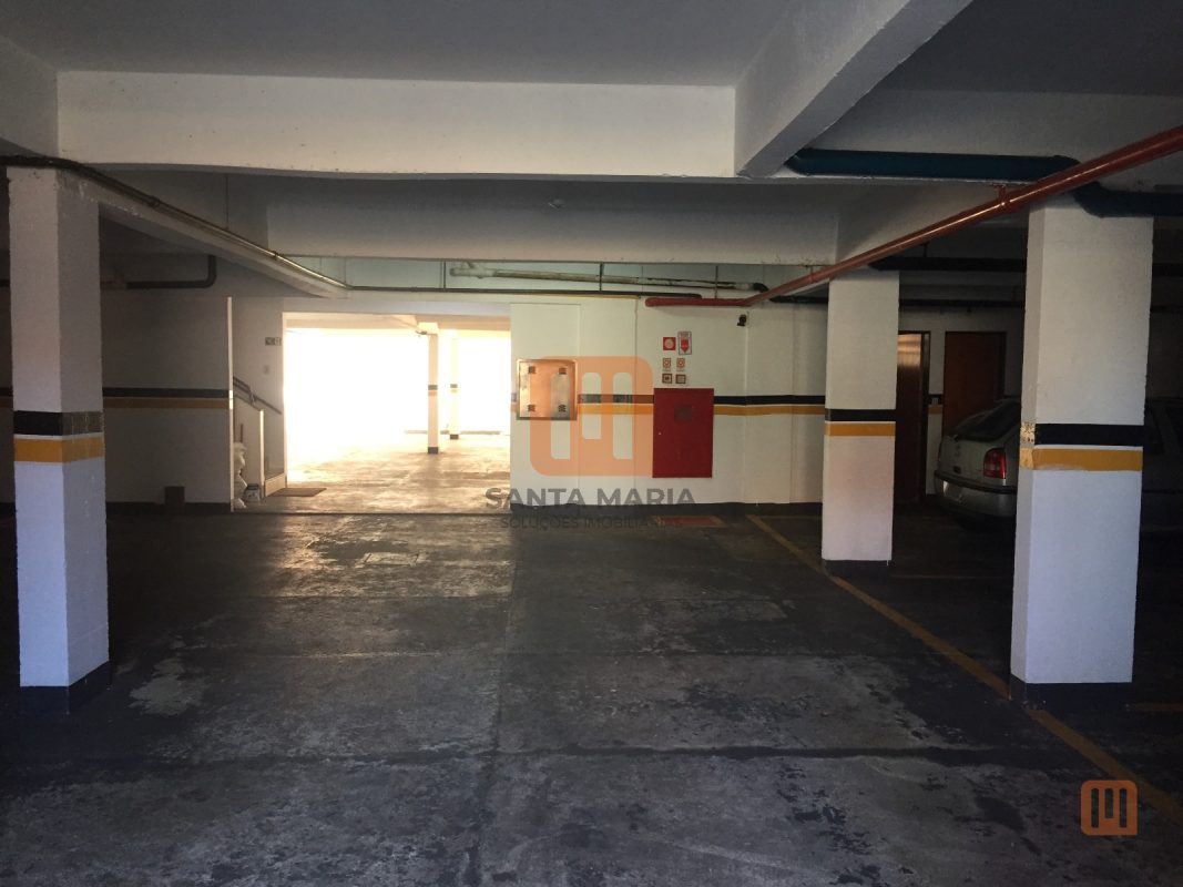 Condomínio Camila Carminatti em Vila Tibério, Ribeirão Preto - Garagem - foto 4 código 3524