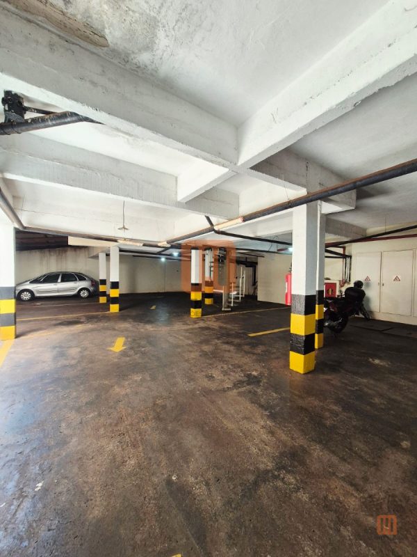 Condomínio Bandeirantes no bairro Parque Bandeirantes, Ribeirão Preto - Garagem - foto 3 código 4171