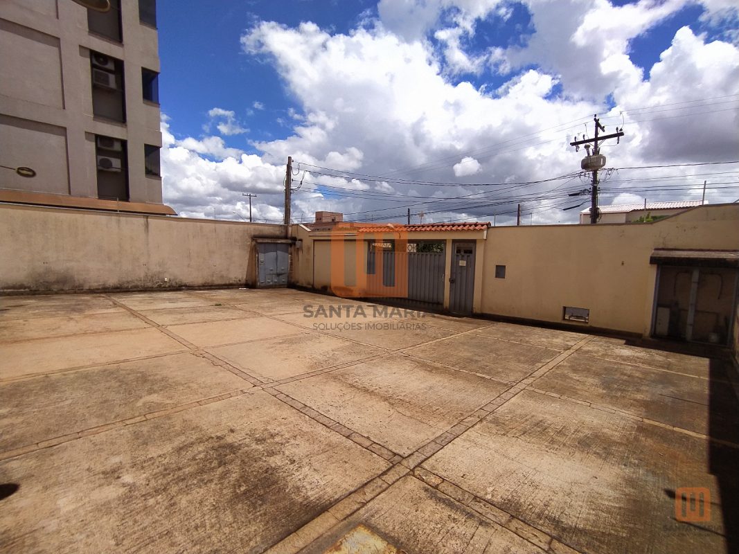Condomínio Joao Nutti em Jardim Paulistano, Ribeirão Preto - Garagem - foto 2 código 812