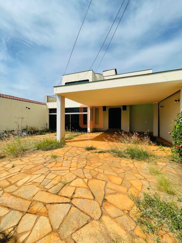 Casa para comprar em Jardim América, Ribeirão Preto - Garagem/estacionamento (unidade) - foto 2 código 15490
