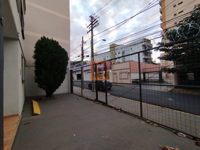 Casa para comprar em Higienopolis, Ribeirão Preto - Garagem/estacionamento (unidade) - foto 3 código 46639