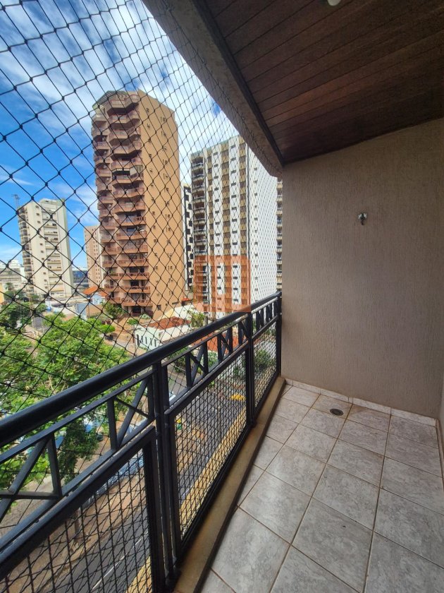 Apartamento para alugar no bairro Centro, Ribeirão Preto - Varanda/Sacada (unidade) - foto 3 código 68624