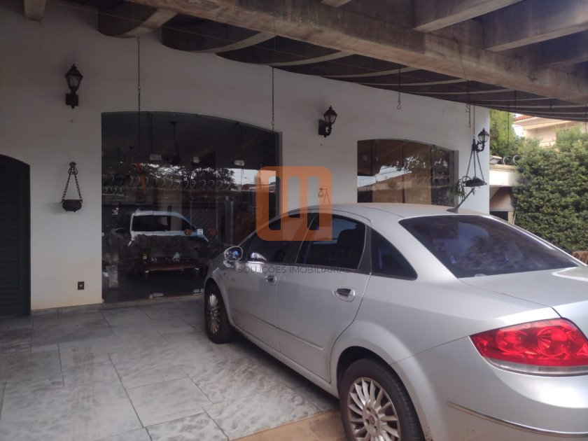 Casa para comprar em Jardim América, Ribeirão Preto - Garagem/estacionamento (unidade) - foto 3 código 69523
