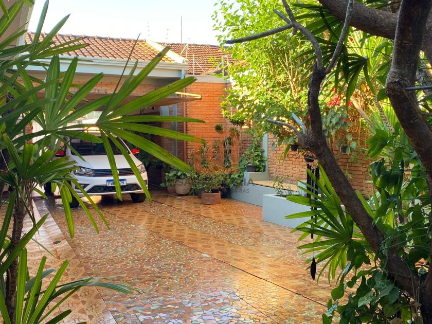 Casa para comprar em Centro, Jardinópolis - Garagem/estacionamento (unidade) - foto 2 código 72330