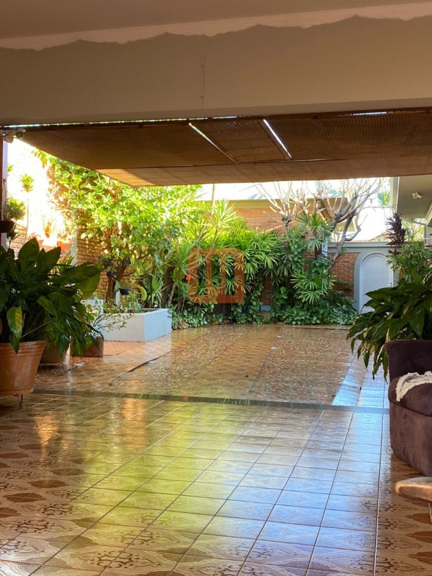 Casa para comprar em Centro, Jardinópolis - Garagem/estacionamento (unidade) - foto 3 código 72330