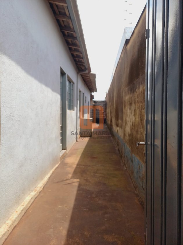 Casa para comprar em Ipiranga, Ribeirão Preto - Quintal/corredores (unidade) - foto 2 código 74451