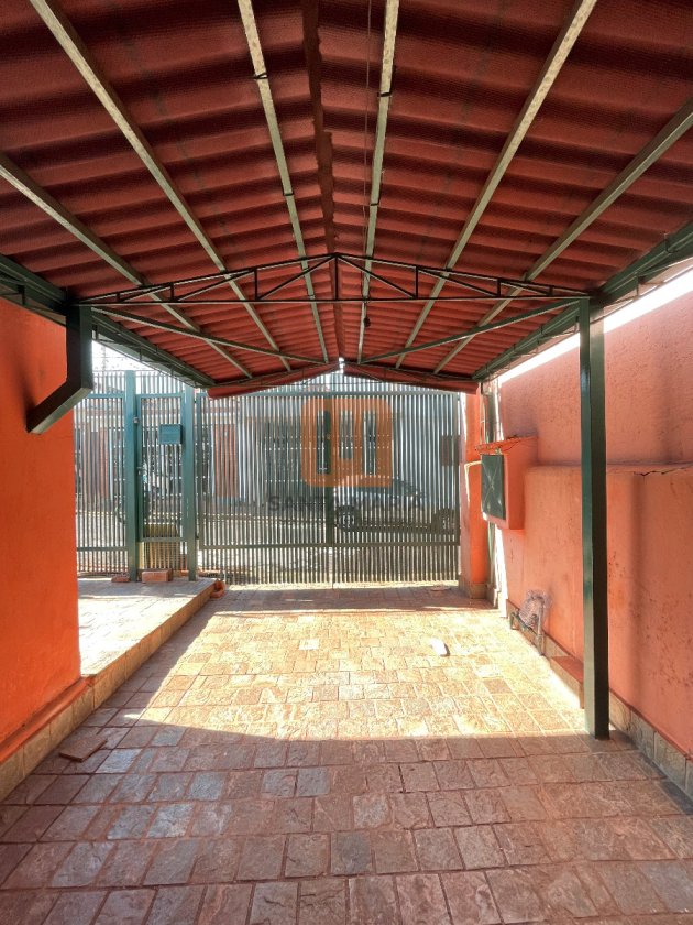 Casa para comprar em Vila Tibério, Ribeirão Preto - Garagem/estacionamento (unidade) - foto 2 código 74979