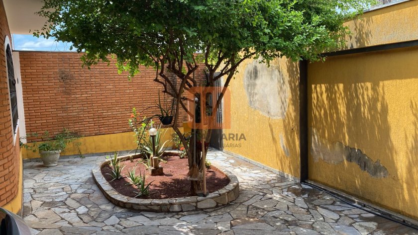 Casa para comprar em Ipiranga, Ribeirão Preto - Quintal/corredores (unidade) - foto 2 código 75740
