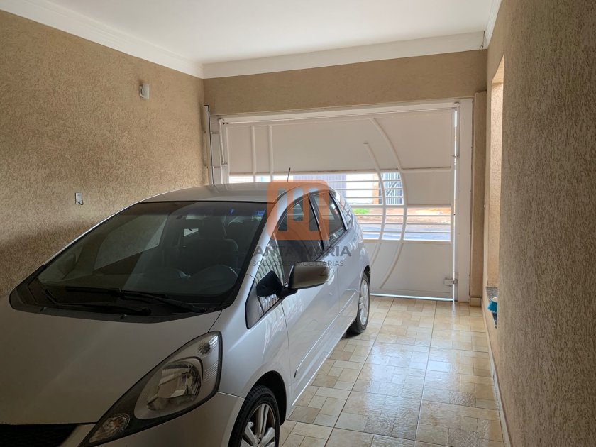 Casa para comprar em Centro, Jardinópolis - Garagem/estacionamento (unidade) - foto 2 código 75851