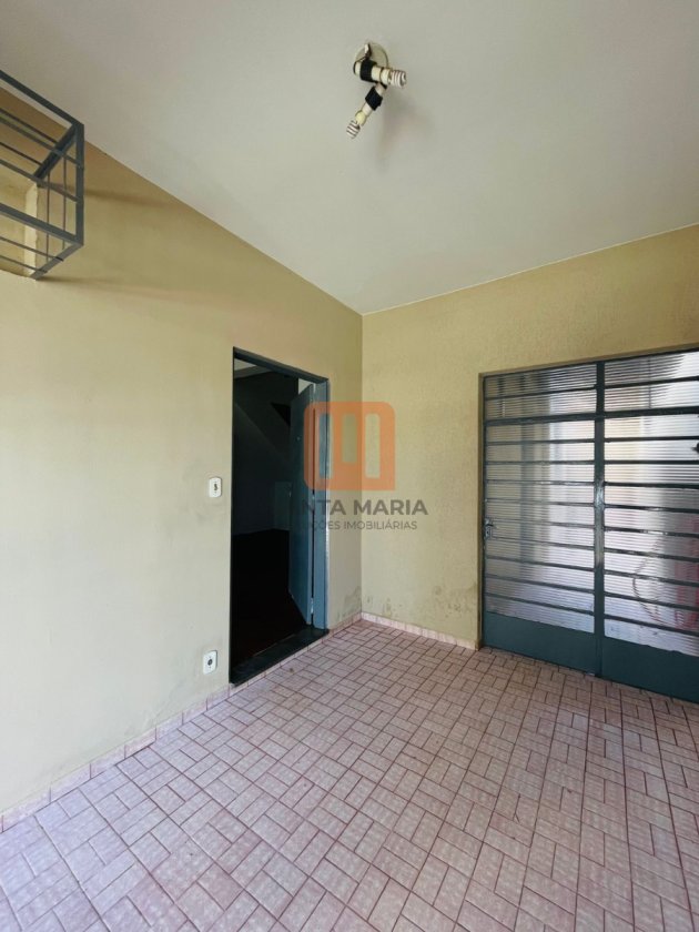 Casa para alugar em Centro, Ribeirão Preto - Garagem/estacionamento (unidade) - foto 3 código 77510
